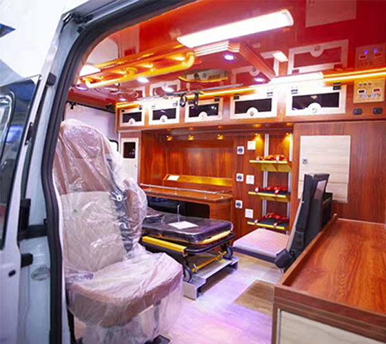 白山车辆内部展示